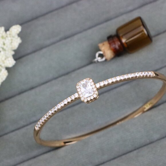 Rose Gold Bangle with Cushion-Cut Center Stone, XPBL0538 - Picture 10 of 12